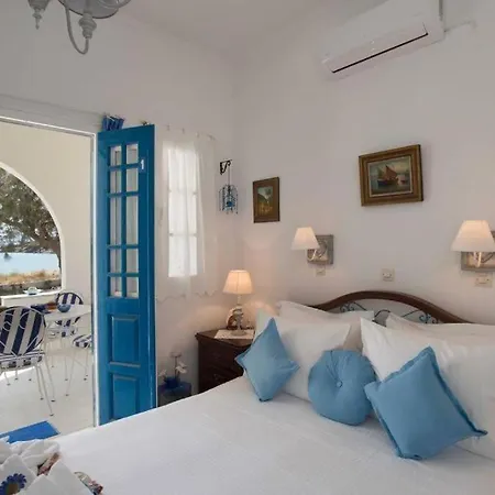 Lovely House Infront Of The In Molos Appartement